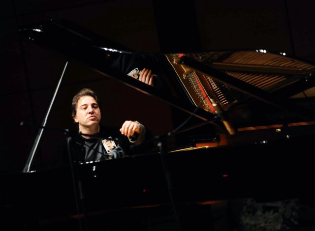 Ακυρώθηκε η καταδίκη για βλασφημία του τούρκου πιανίστα Φαζίλ Σάι